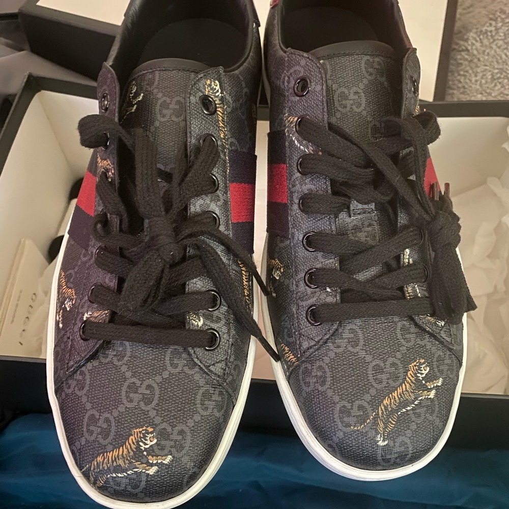 Gucci supreme shoes